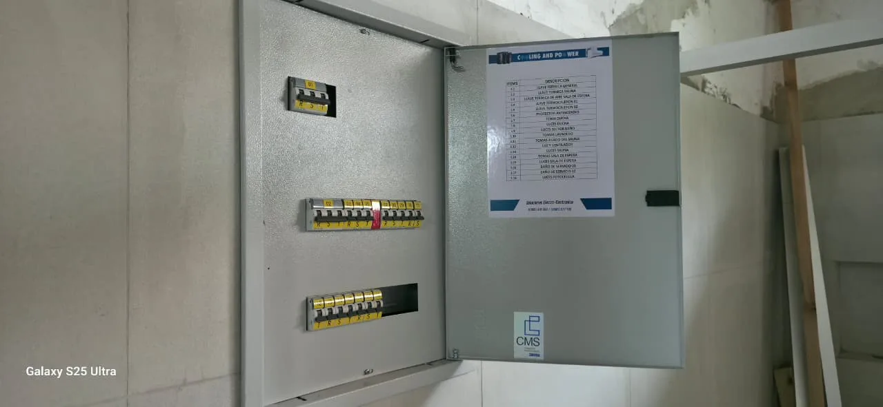 Tablero eléctrico instalado, identificado y documentado por Cooling and Power
